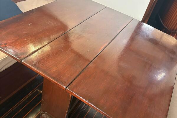 cockpit table extended