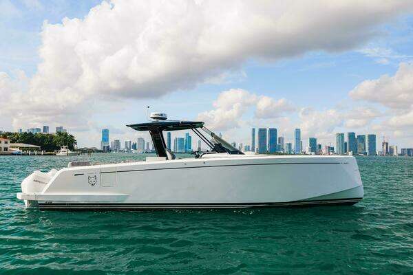 Pardo Yachts 38 OB Yacht For Sale