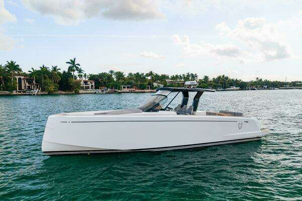 Pardo Yachts 38 OB Yacht For Sale