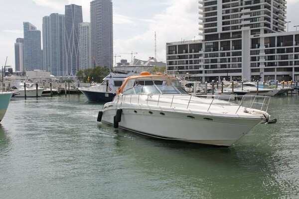 54ft Sea Ray Yacht For Sale