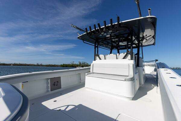 Yellowfin 42 OFFSHORE Yacht For Sale