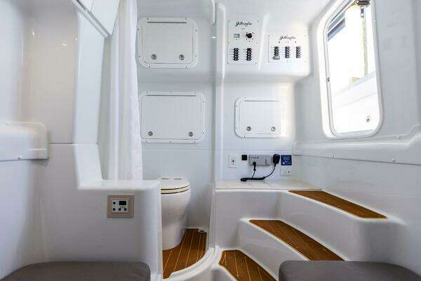 Yellowfin 42 OFFSHORE Yacht For Sale