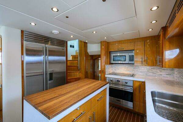 Hatteras HATTERAS 80 Yacht For Sale