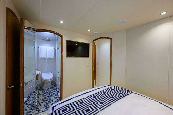 Hatteras HATTERAS 80 Yacht For Sale