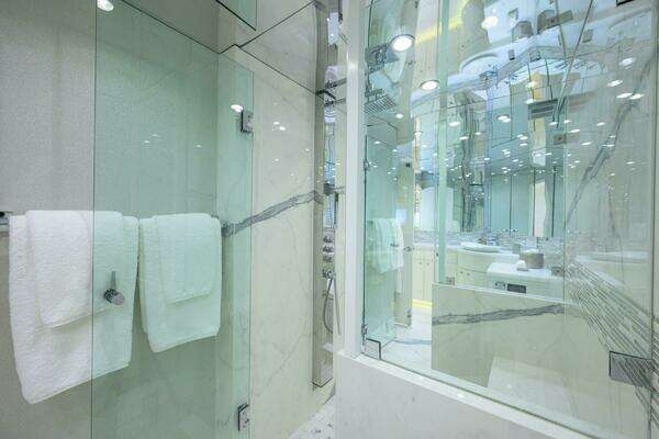 Hatteras HATTERAS 80 Yacht For Sale