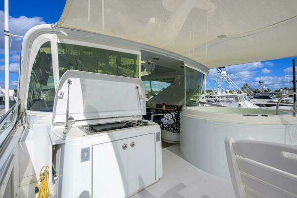 Hatteras HATTERAS 80 Yacht For Sale