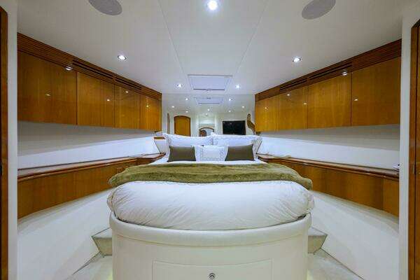 Hatteras HATTERAS 80 Yacht For Sale