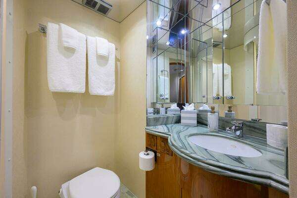 Hatteras HATTERAS 80 Yacht For Sale