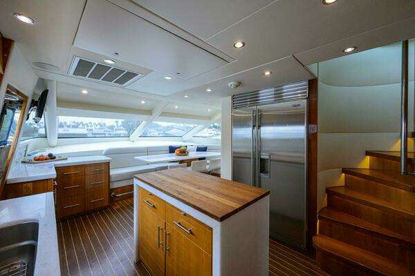 Hatteras HATTERAS 80 Yacht For Sale