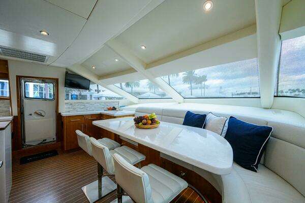 Hatteras HATTERAS 80 Yacht For Sale