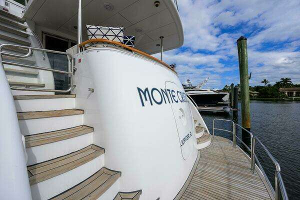 Hatteras HATTERAS 80 Yacht For Sale