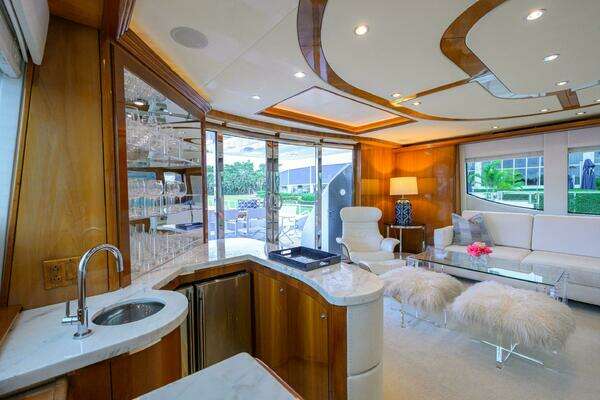 Hatteras HATTERAS 80 Yacht For Sale