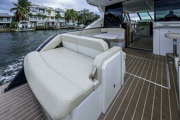 Formula 500 Super Sport Crossover Yacht For Sale