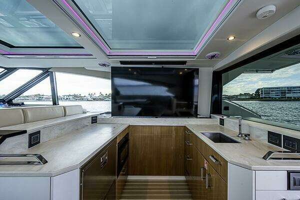 Formula 500 Super Sport Crossover Yacht For Sale