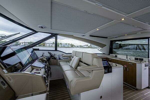 Formula 500 Super Sport Crossover Yacht For Sale