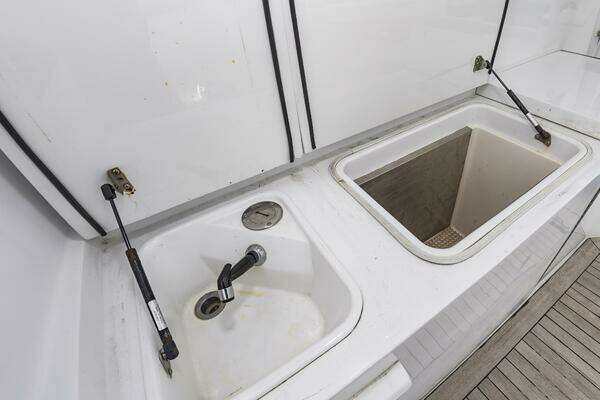 2001 Ocean Yachts 52