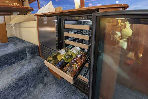 2001 Ocean Yachts 52