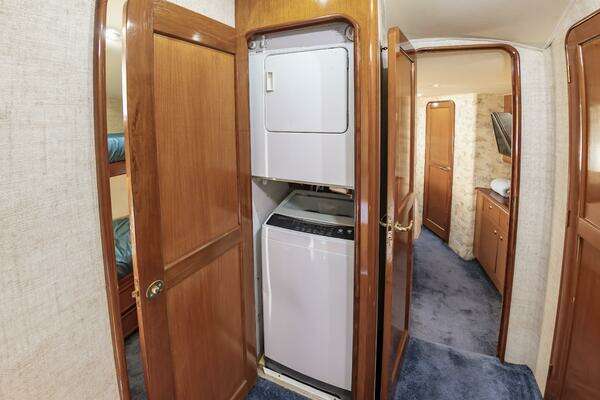 2001 Ocean Yachts 52