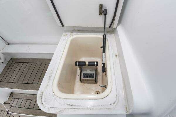 2001 Ocean Yachts 52