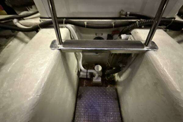 Carver 460 voyager Yacht For Sale