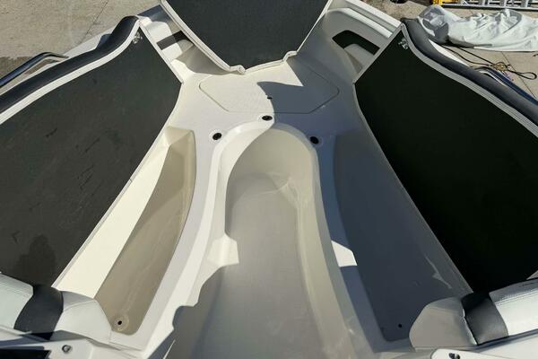 Yesterday s Dream 23ft Larson Yacht For Sale