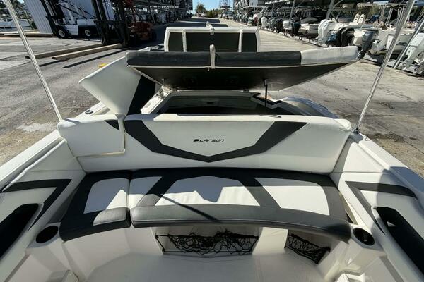 Yesterday s Dream 23ft Larson Yacht For Sale