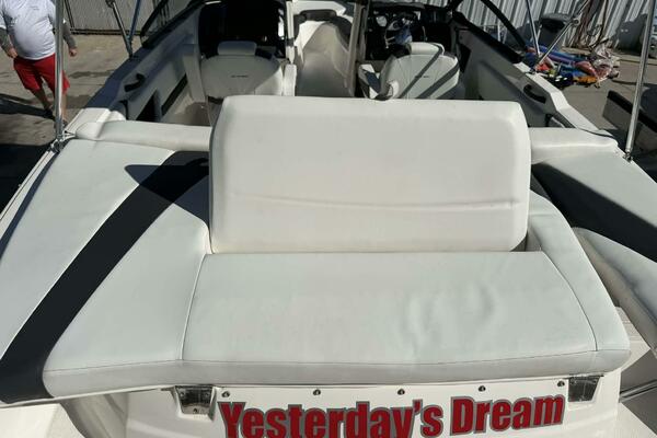 Yesterday s Dream 23ft Larson Yacht For Sale