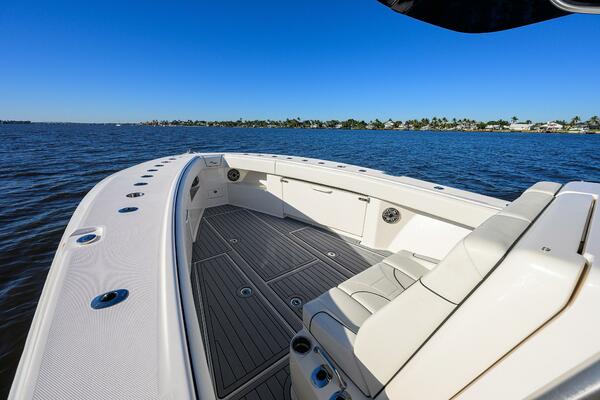 BAREFOOR IN PUBLIC 37ft SeaVee Yacht For Sale