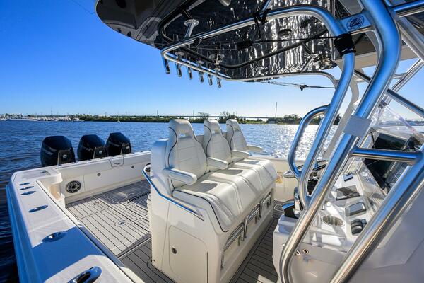 BAREFOOR IN PUBLIC 37ft SeaVee Yacht For Sale