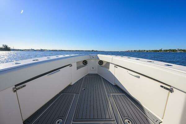 SeaVee 370Z Yacht For Sale