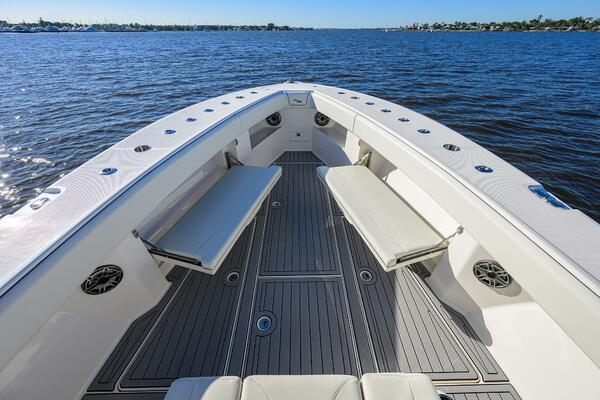 BAREFOOR IN PUBLIC 37ft SeaVee Yacht For Sale