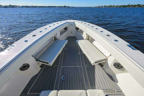 SeaVee 370Z Yacht For Sale