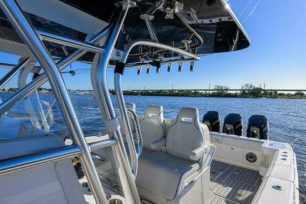 SeaVee 370Z Yacht For Sale