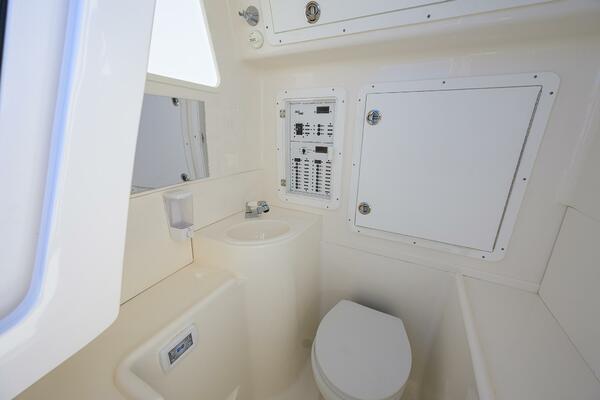 BAREFOOR IN PUBLIC 37ft SeaVee Yacht For Sale