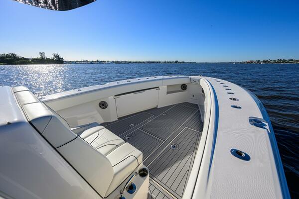 BAREFOOR IN PUBLIC 37ft SeaVee Yacht For Sale