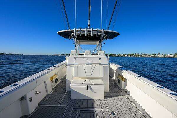 SeaVee 370Z Yacht For Sale