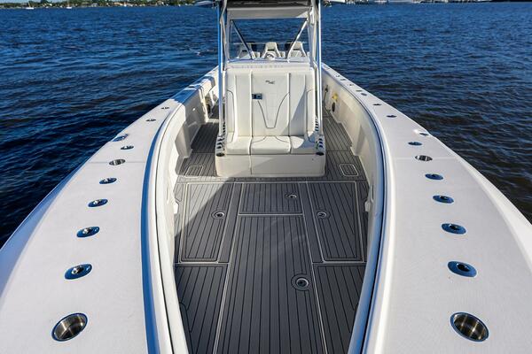 BAREFOOR IN PUBLIC 37ft SeaVee Yacht For Sale