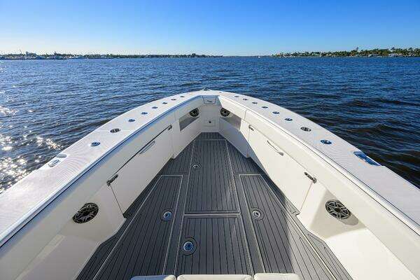 SeaVee 370Z Yacht For Sale