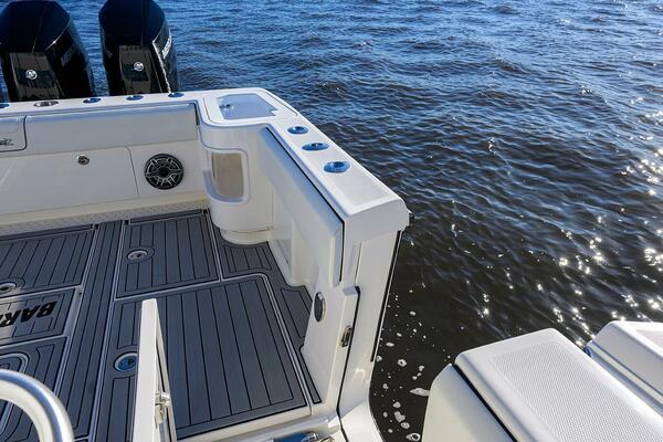 BAREFOOR IN PUBLIC 37ft SeaVee Yacht For Sale