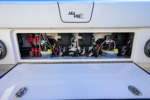 BAREFOOR IN PUBLIC 37ft SeaVee Yacht For Sale