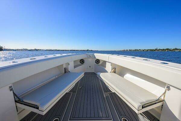 SeaVee 370Z Yacht For Sale