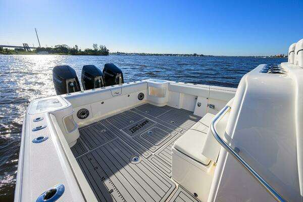 SeaVee 370Z Yacht For Sale