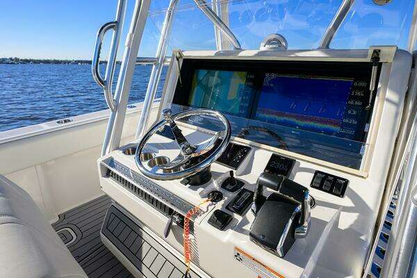 SeaVee 370Z Yacht For Sale