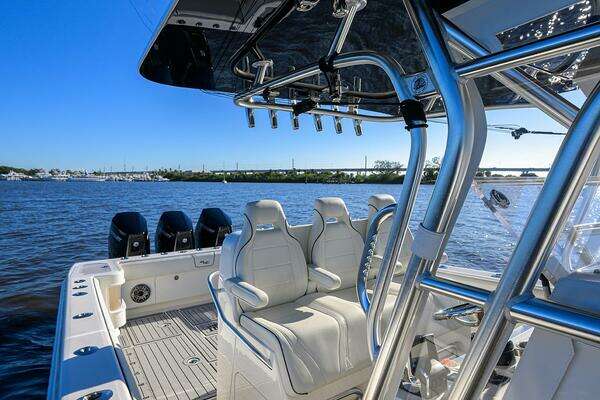 SeaVee 370Z Yacht For Sale