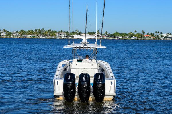BAREFOOR IN PUBLIC 37ft SeaVee Yacht For Sale