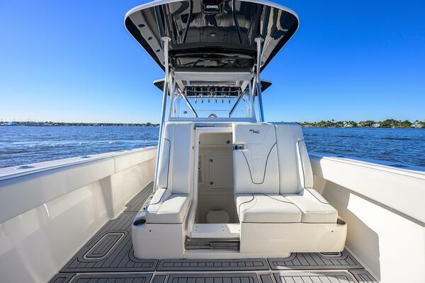 BAREFOOR IN PUBLIC 37ft SeaVee Yacht For Sale