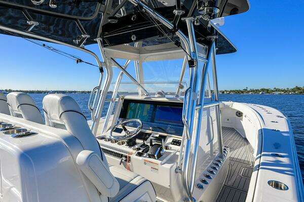 SeaVee 370Z Yacht For Sale