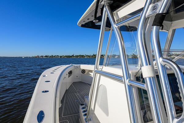 BAREFOOR IN PUBLIC 37ft SeaVee Yacht For Sale