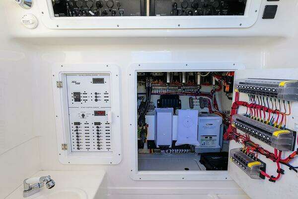 SeaVee 370Z Yacht For Sale