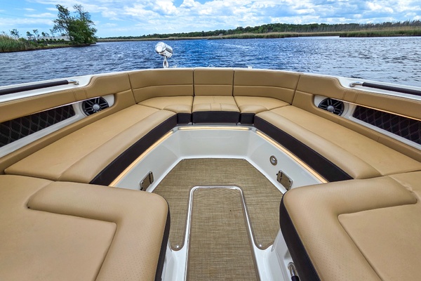 32ft Sea Ray Yacht For Sale